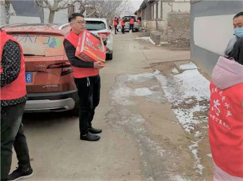 河北迁安：网聚正能量 情暖少年心