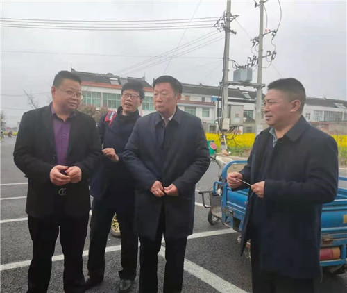 江苏亲情连线携手敬老孝亲研究会进村开展志愿服务公益活动