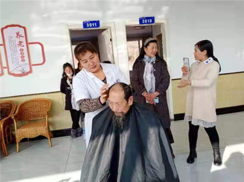 河北滦州：众业成滦西分会志愿者学雷锋践行动