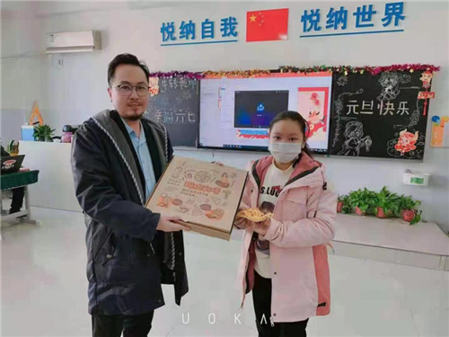河南郑州：甘为孺子育英才 克勤尽力细心裁