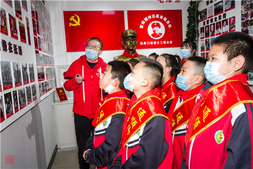 河北：弘扬雷锋精神 做雷锋精神的传承人
