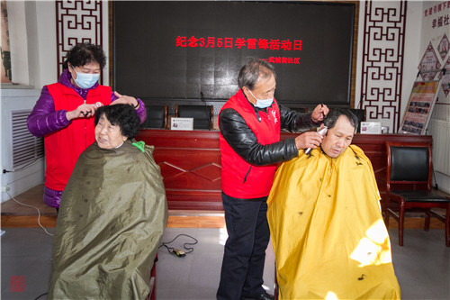 河北：弘扬雷锋精神 做雷锋精神的传承人
