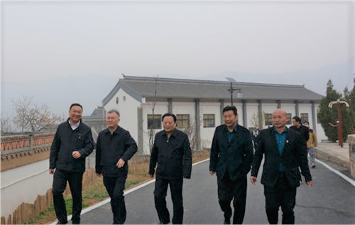 河南郑州市国资委领导下乡调研美丽乡村精品村建设工作