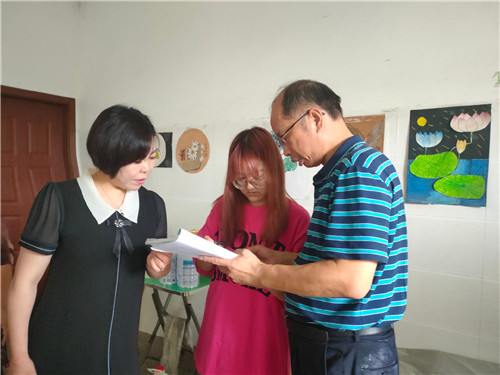 天台县新的社会阶层人士联谊会许式荣真情助力为学子圆梦