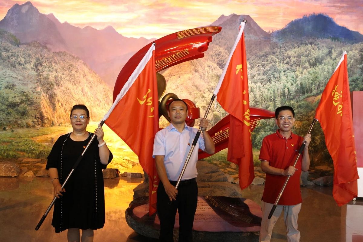 “高举旗帜 向八一致敬”主题活动在南昌新四军纪念馆举办