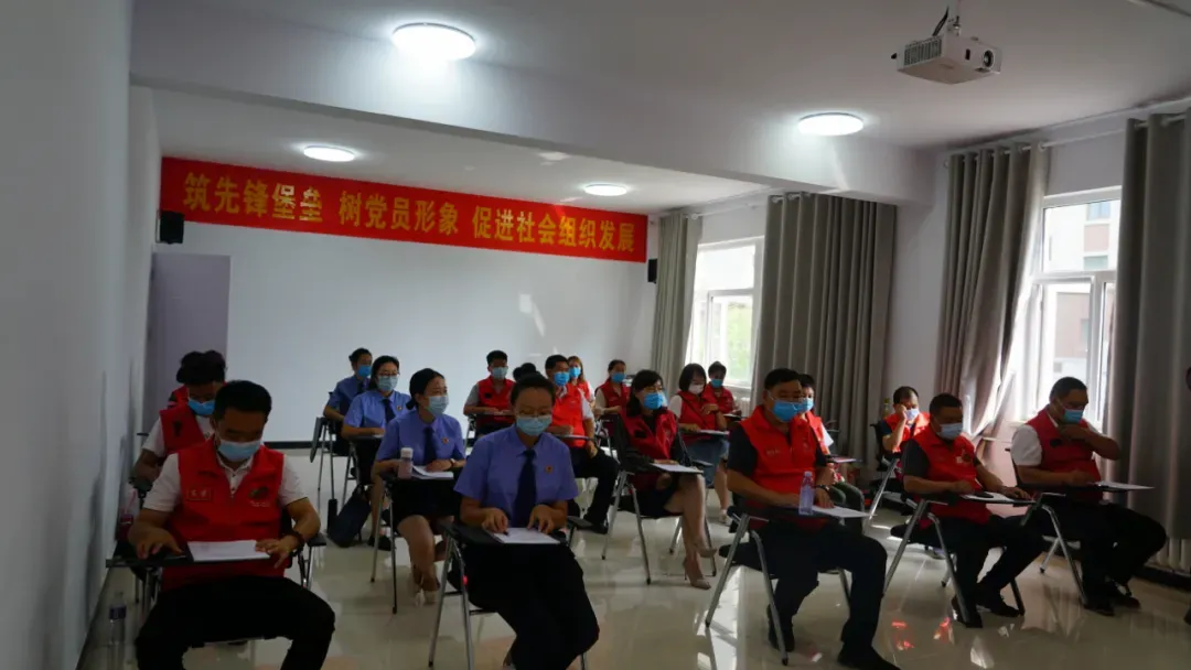 “志愿服务与检察公益诉讼协作机制会签仪式”在张家口市社会组织孵化中心举办