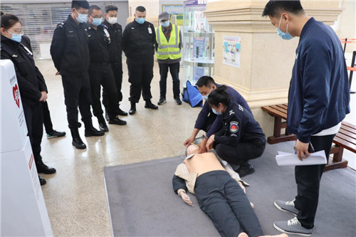 满洲里市红十字会举行首批AED机投放启动仪式