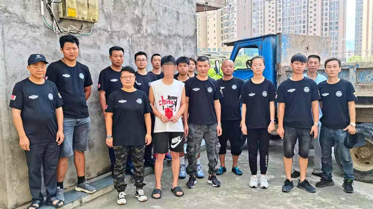 记泉州市永春县施善志愿者金秋助学活动