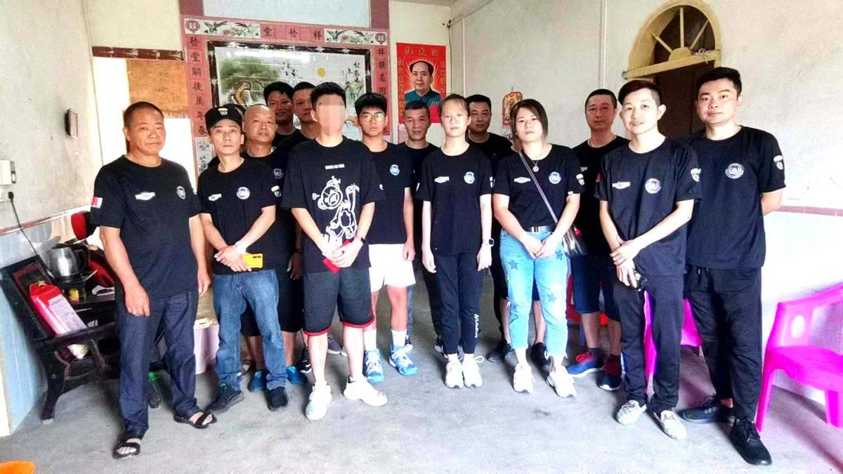 记泉州市永春县施善志愿者金秋助学活动
