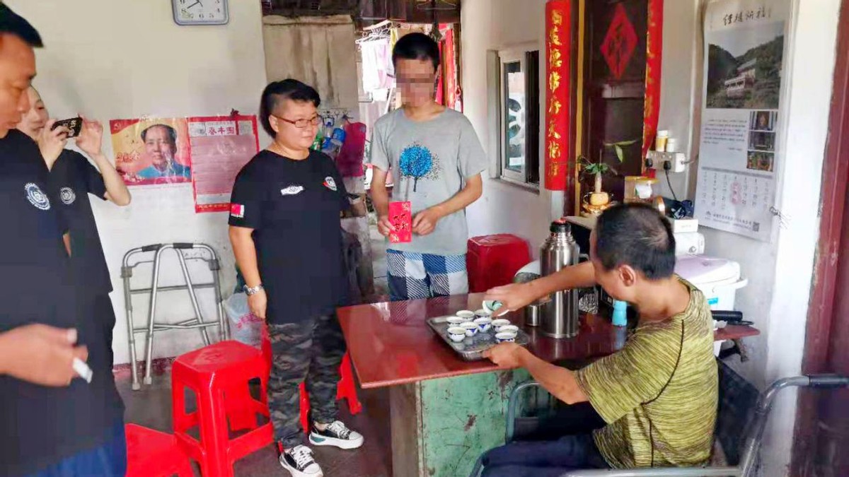 记泉州市永春县施善志愿者金秋助学活动